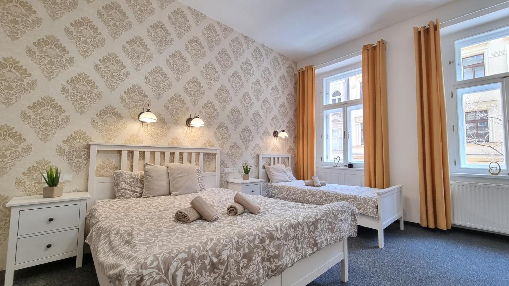Finnem Rentals Tyrsova プラハ エクステリア 写真
